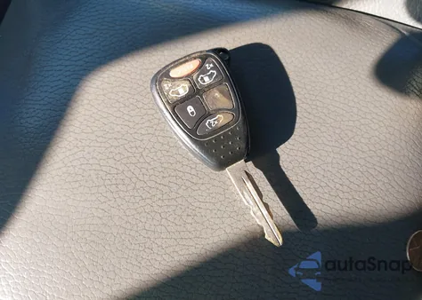 2005 Chrysler Town & Country Limited z USA, uszkodzony, nr VIN 2C8GP64L45R295083